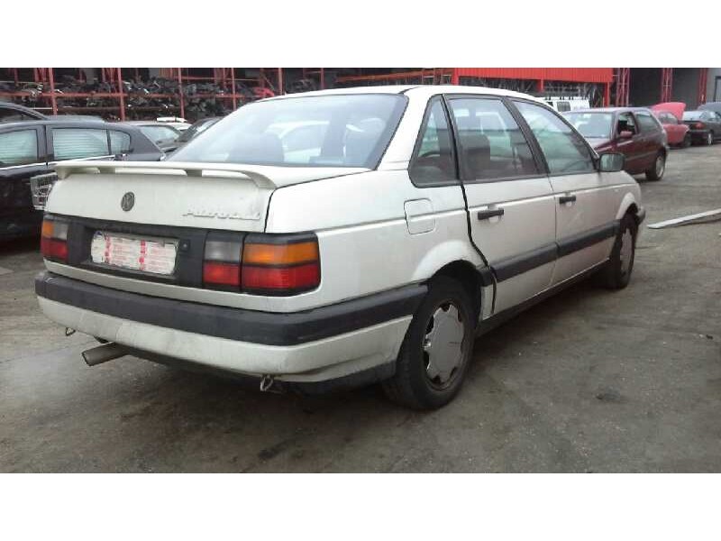 volkswagen passat berlina (312) del año 1989