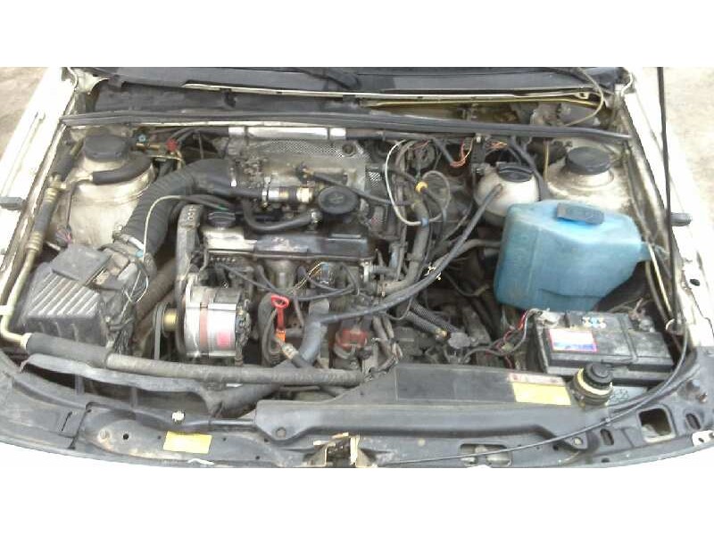 volkswagen passat berlina (312) del año 1989