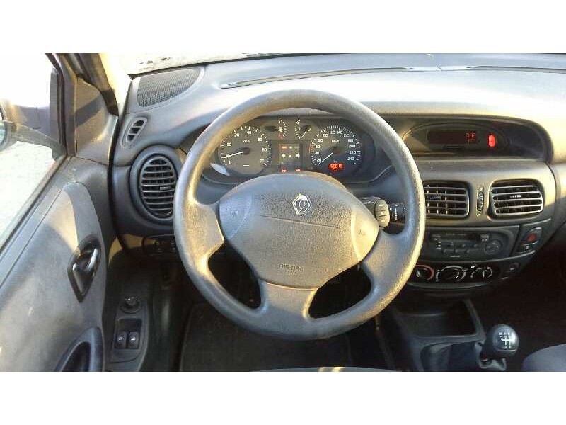 renault megane i fase 2 berlina (ba0) del año 2002