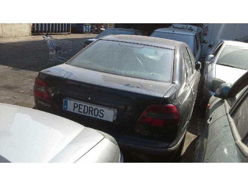 volvo s40 berlina del año 2001