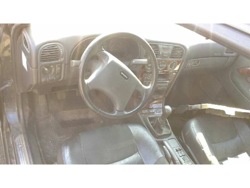 volvo s40 berlina del año 2001