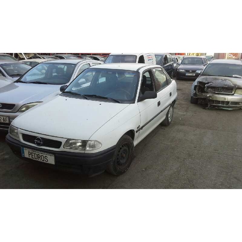 opel astra f berlina del año 1997