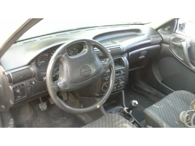 opel astra f berlina del año 1997