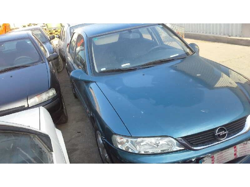 opel vectra b berlina del año 2001