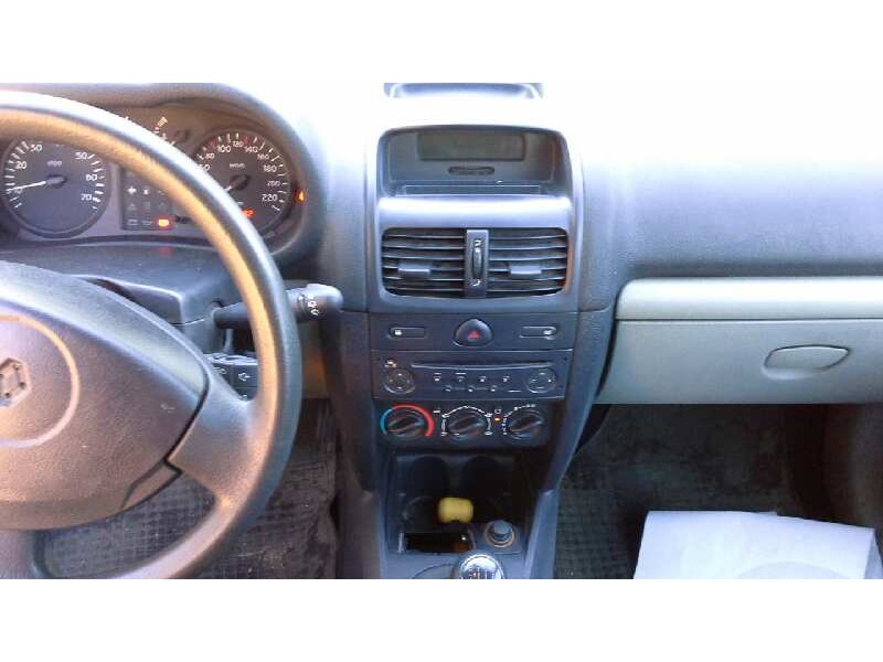 renault clio ii fase ii (b/cb0) del año 2002