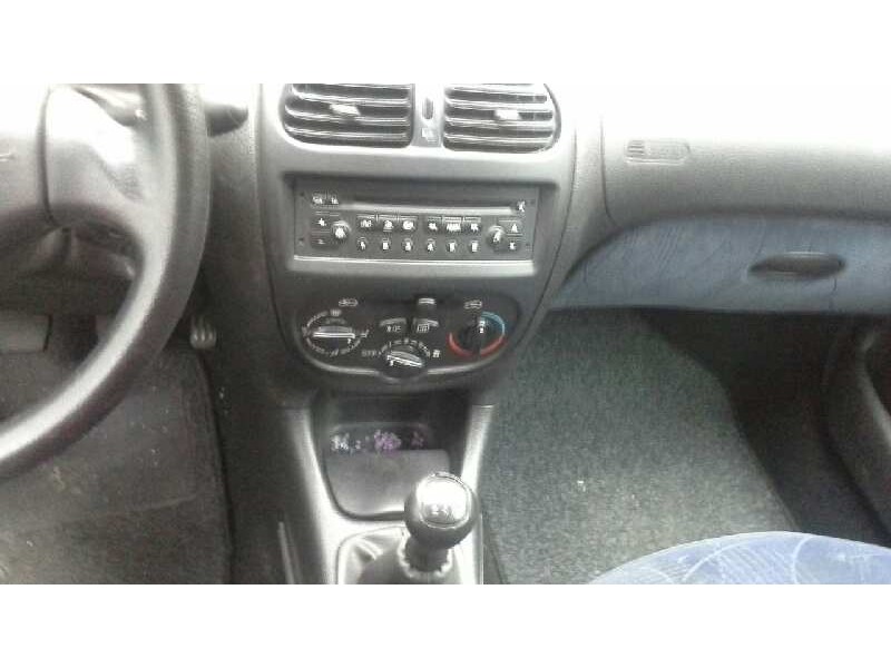 peugeot 206 berlina del año 2002