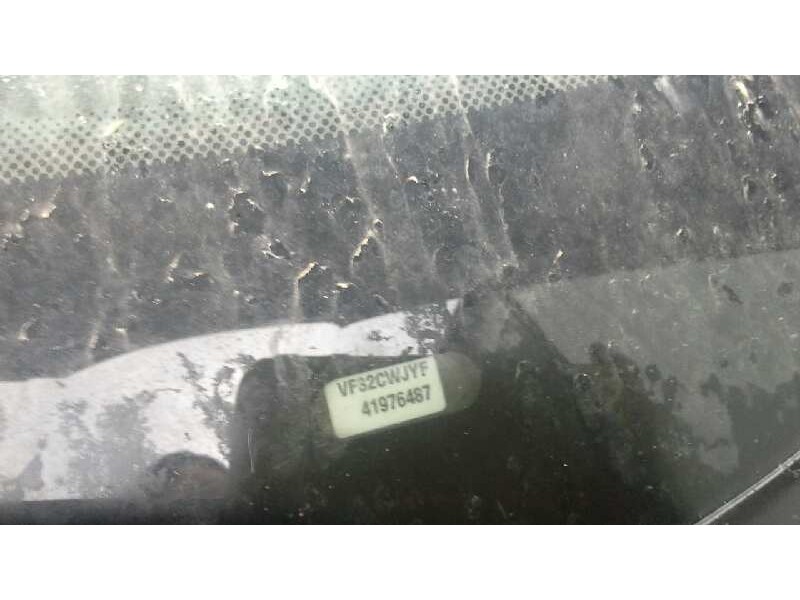 peugeot 206 berlina del año 2002