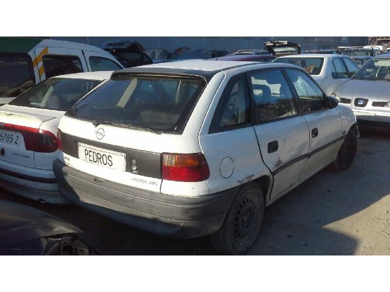 opel astra f berlina del año 1997