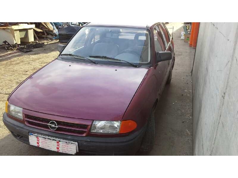 opel astra f berlina del año 1992