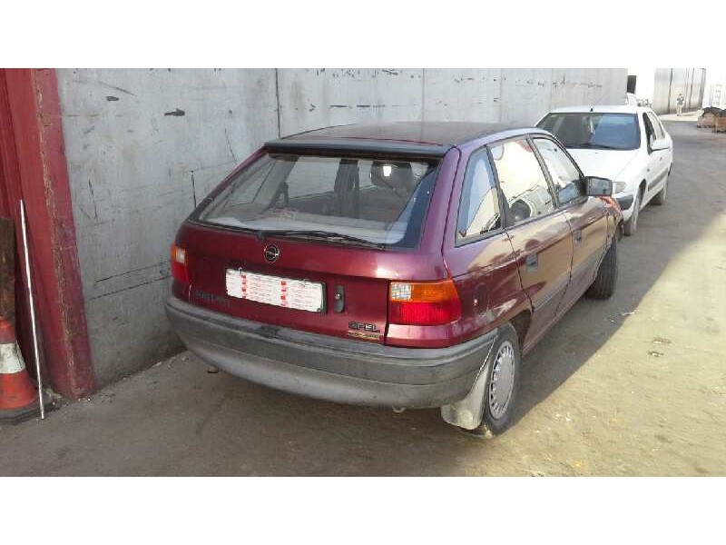 opel astra f berlina del año 1992