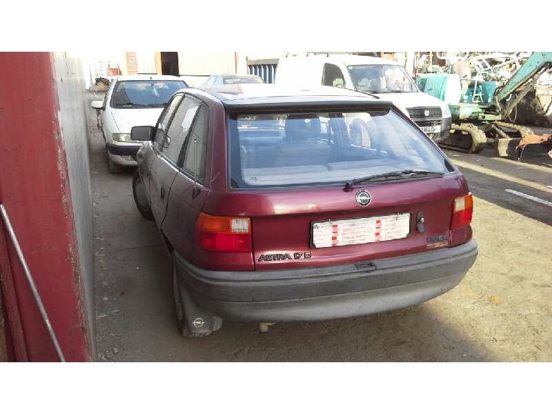 opel astra f berlina del año 1992