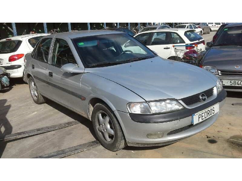 opel vectra b berlina del año 1998
