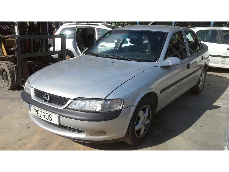opel vectra b berlina del año 1998