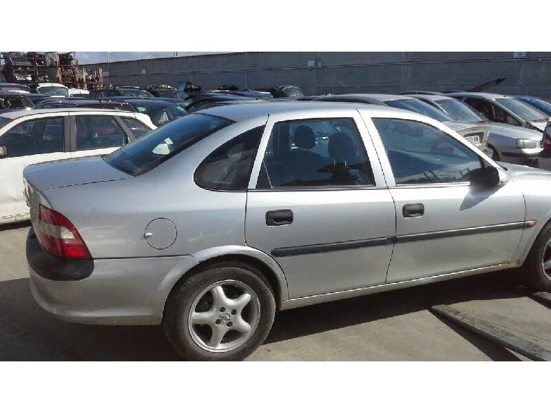 opel vectra b berlina del año 1998