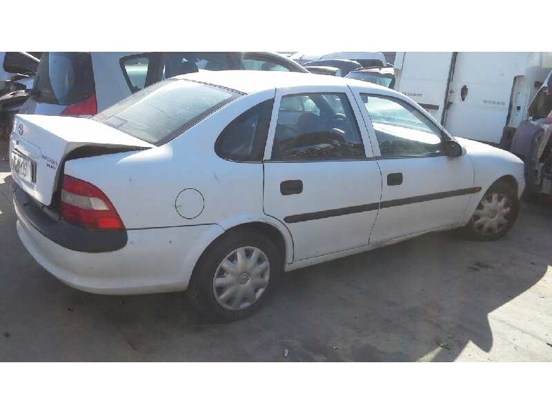 opel vectra b berlina del año 1997