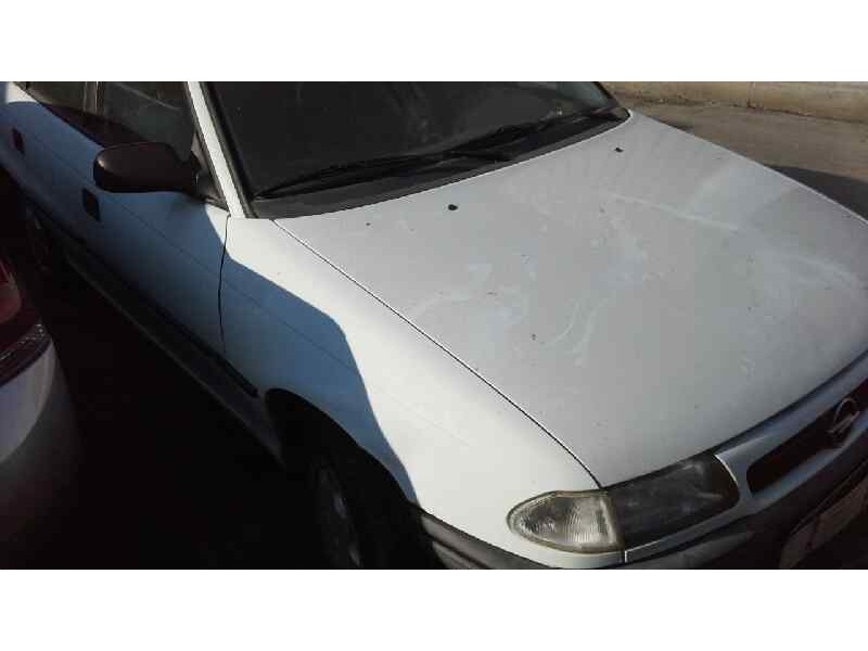 opel astra f berlina del año 1996