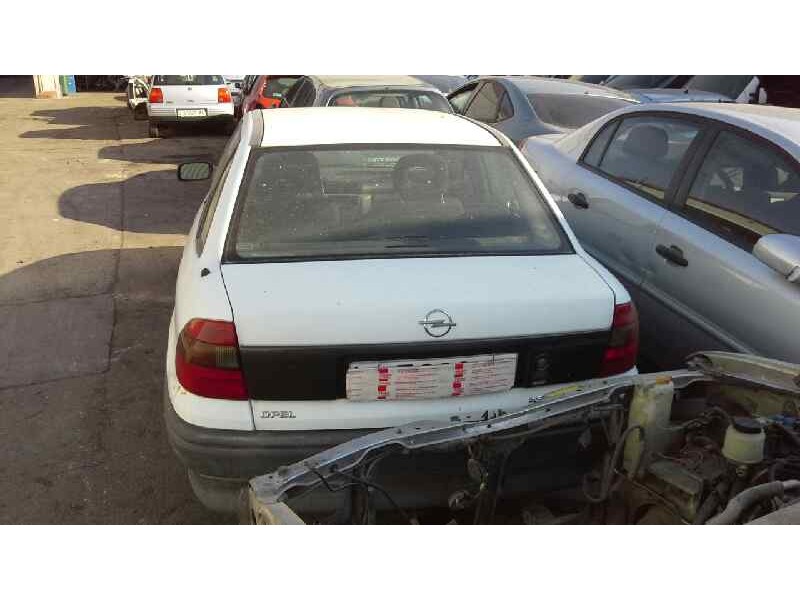 opel astra f berlina del año 1996