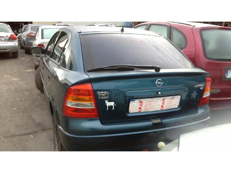opel astra g berlina del año 2001