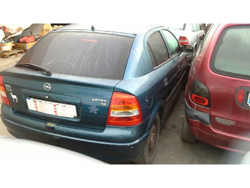 opel astra g berlina del año 2001