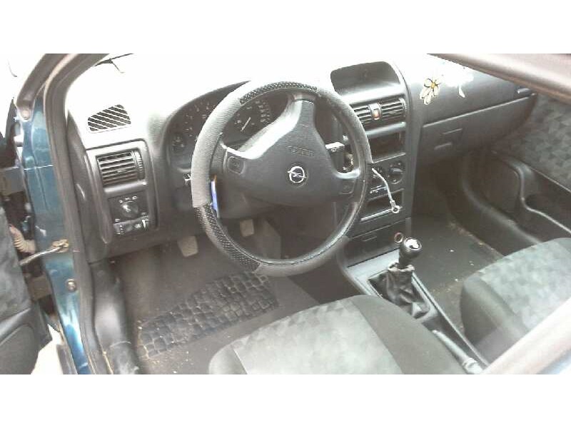 opel astra g berlina del año 2001