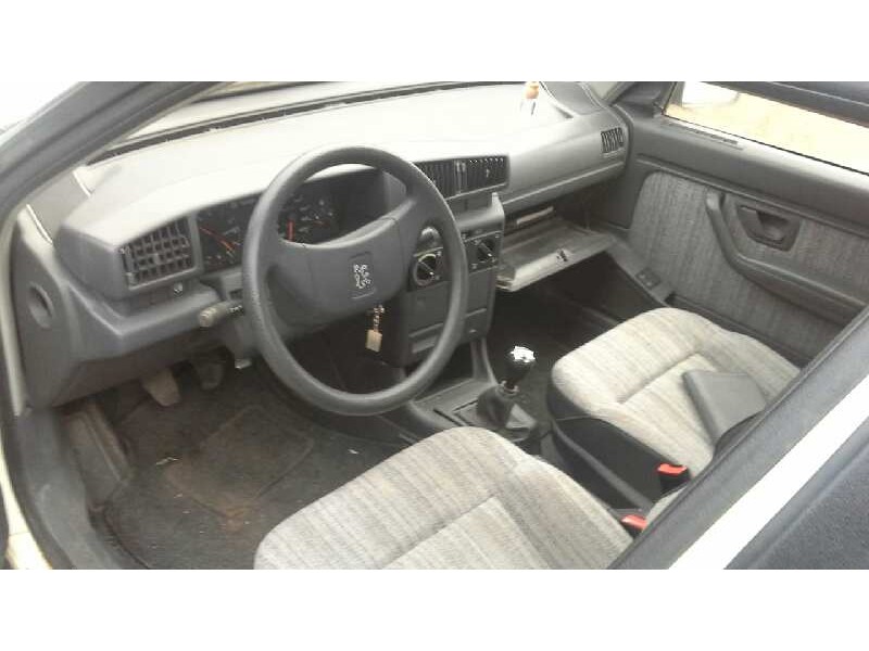 peugeot 405 berlina del año 1992