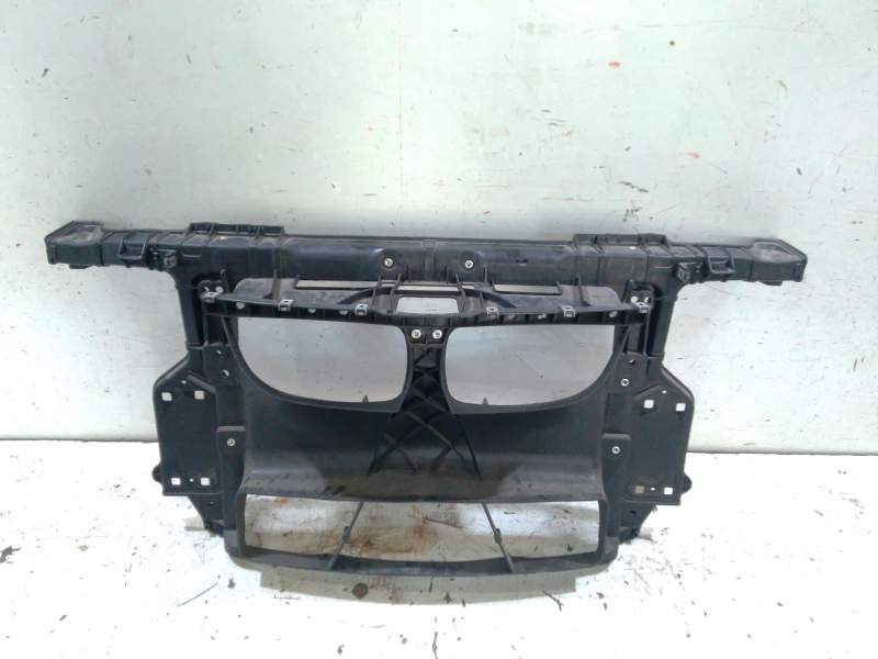 Recambio de panel frontal para bmw 1 (e81) 118 d referencia OEM IAM BM03001A  