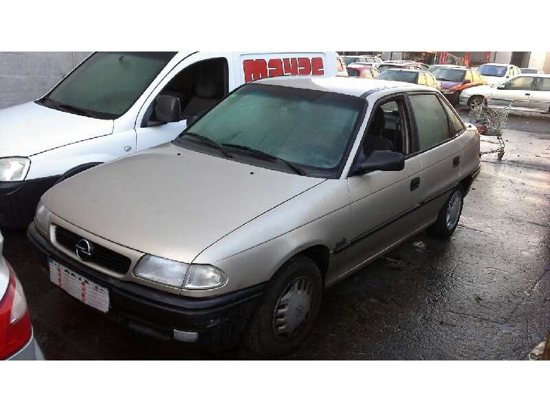 opel astra f berlina del año 1997