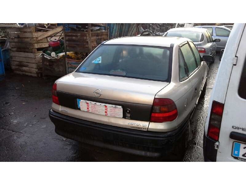opel astra f berlina del año 1997