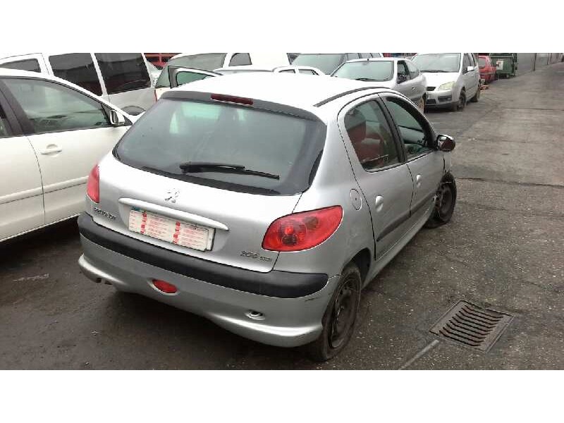peugeot 206 berlina del año 2004
