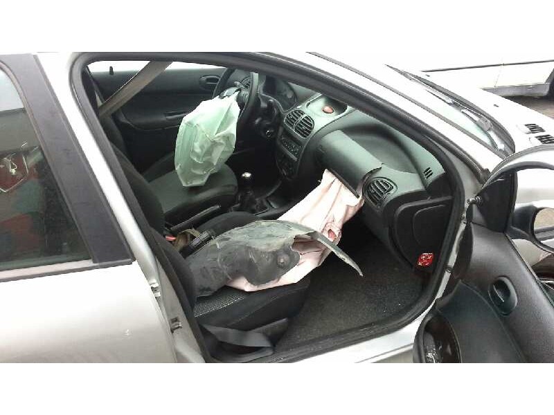 peugeot 206 berlina del año 2004