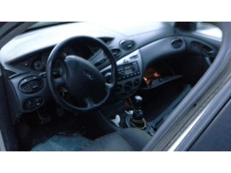 ford focus berlina (cak) del año 2003