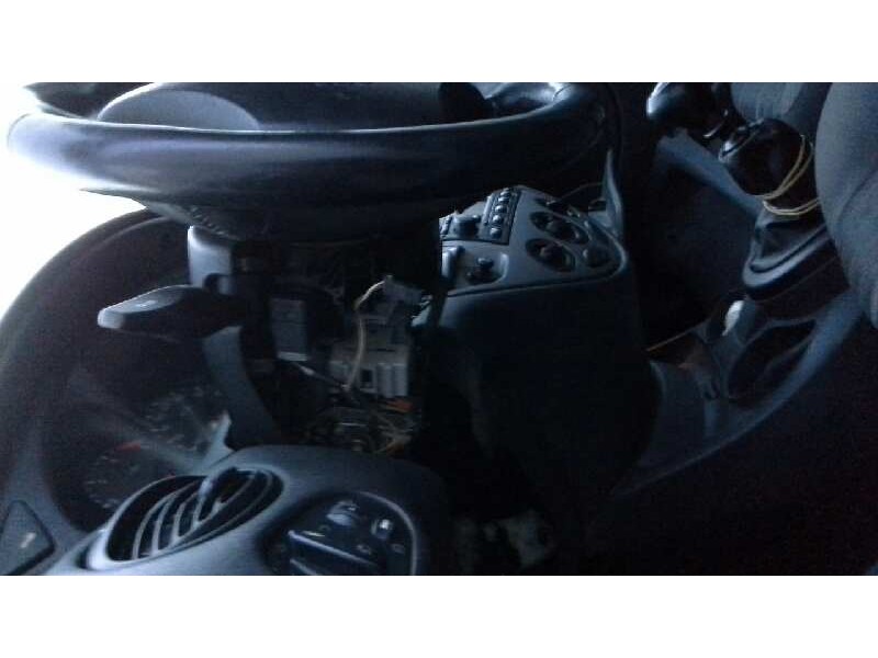 ford focus berlina (cak) del año 2003