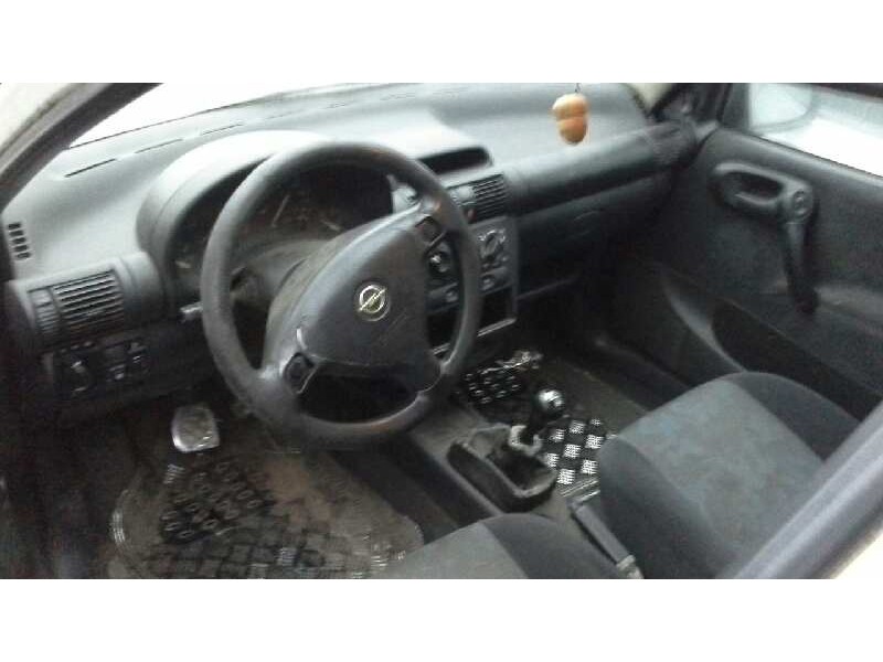 opel corsa b del año 1999