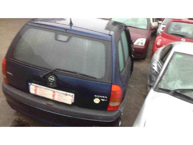 opel corsa b del año 2000