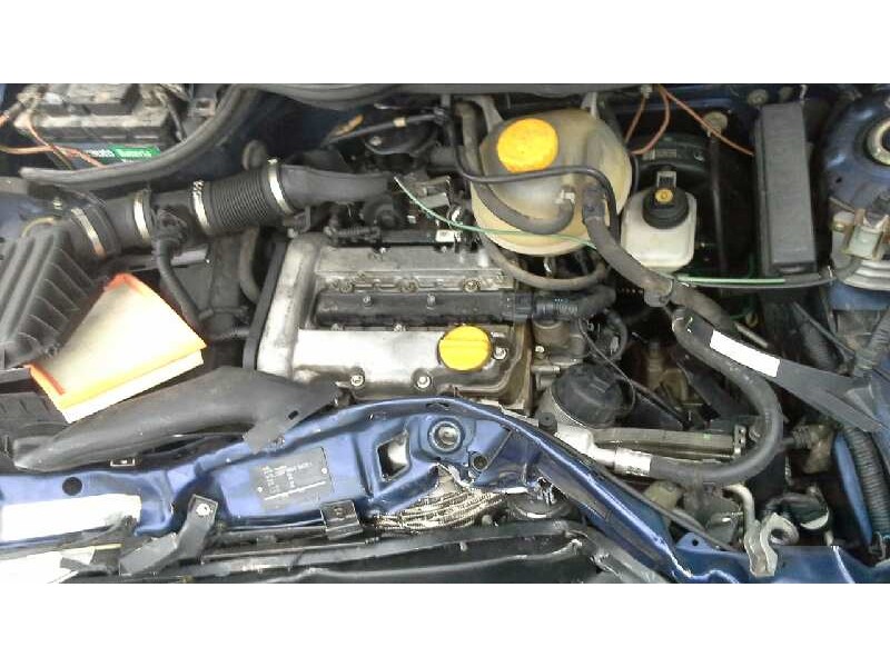 opel corsa b del año 2000