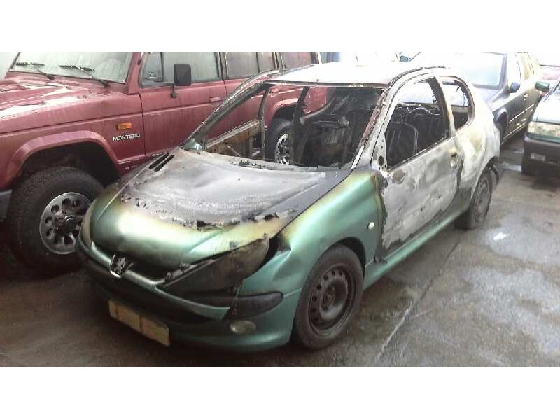 peugeot 206 berlina del año 2000