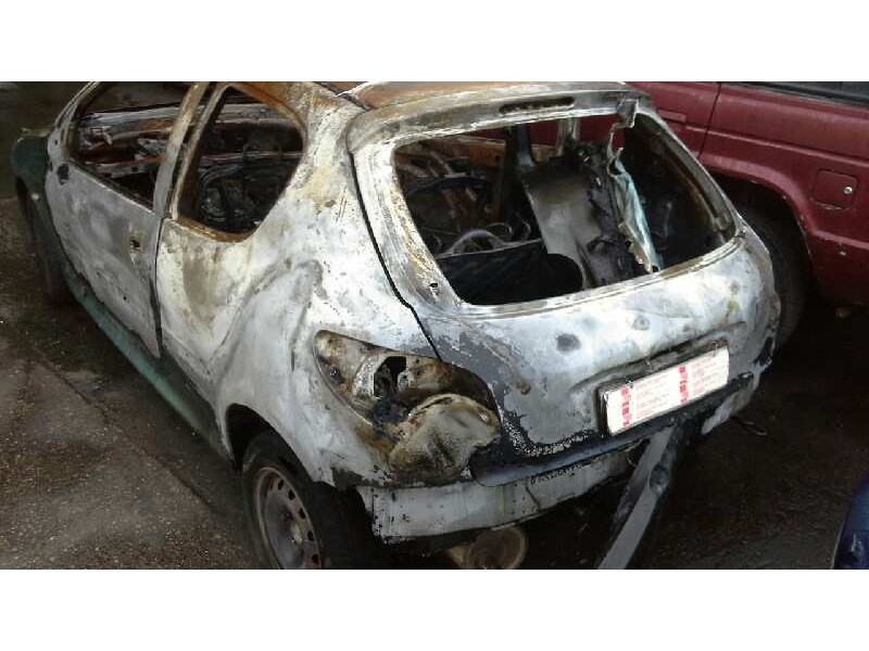 peugeot 206 berlina del año 2000