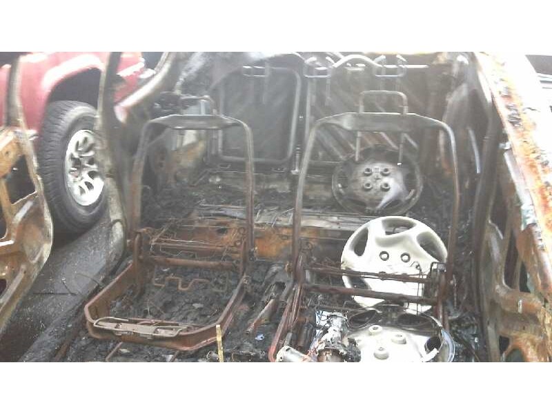 peugeot 206 berlina del año 2000