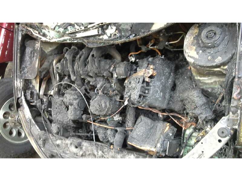 peugeot 206 berlina del año 2000