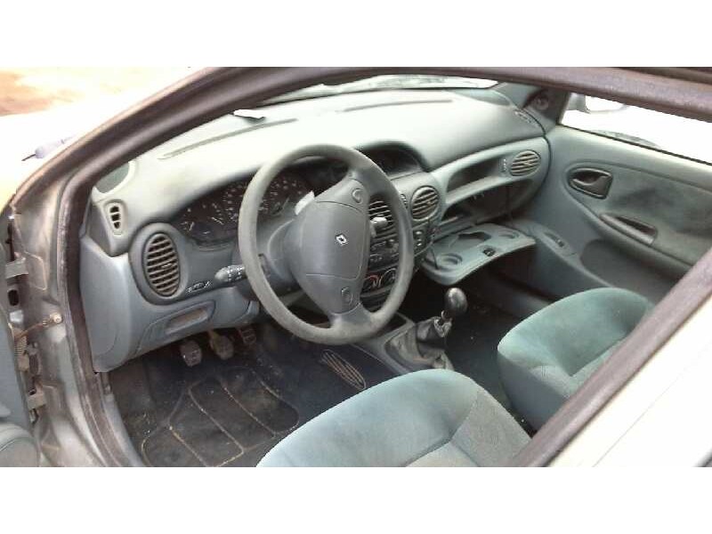 renault megane i berlina hatchback (ba0) del año 1997