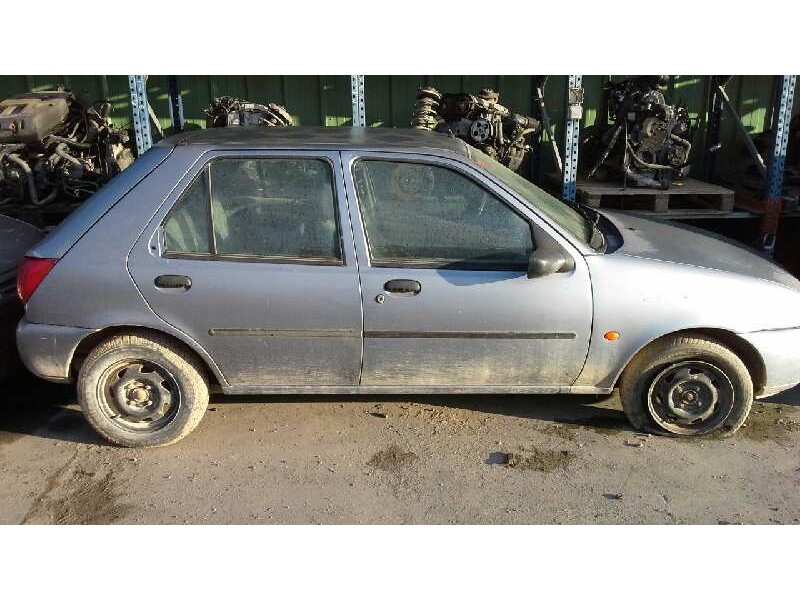 ford fiesta berlina (dx) del año 1997