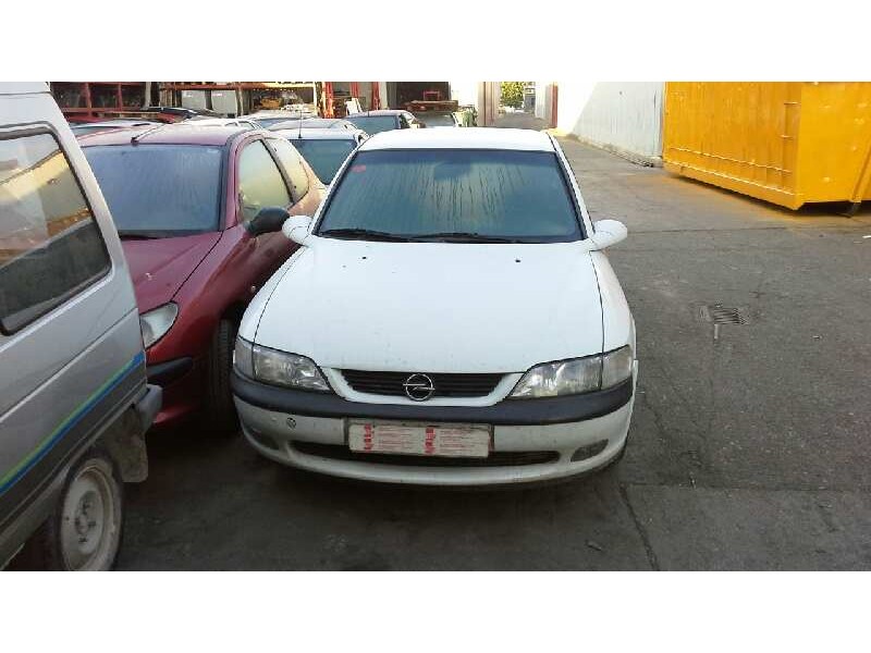 opel vectra b berlina del año 1996