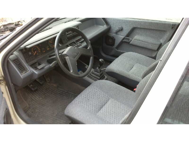 renault 21 berlina (b/l48) del año 1988