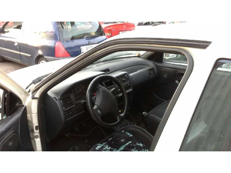 ford escort berlina/turnier del año 1994