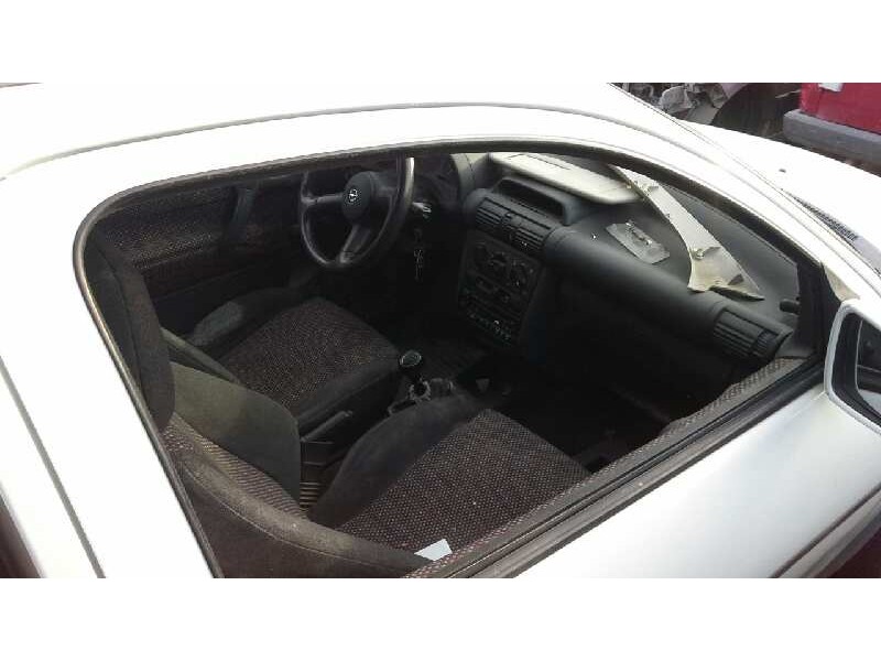 opel corsa b del año 1993
