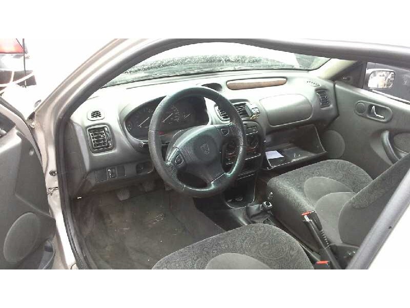 mg rover serie 200 (rf) del año 1997