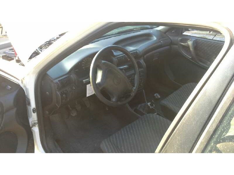 opel astra f berlina del año 1996