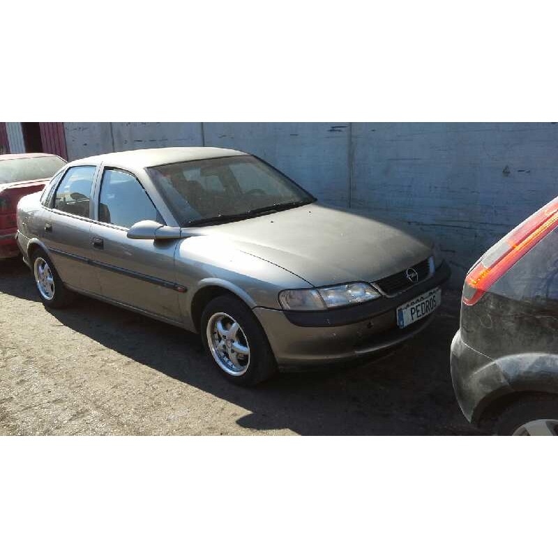 opel vectra b berlina del año 1998