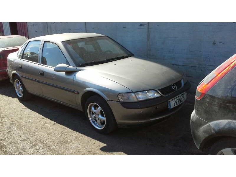 opel vectra b berlina del año 1998