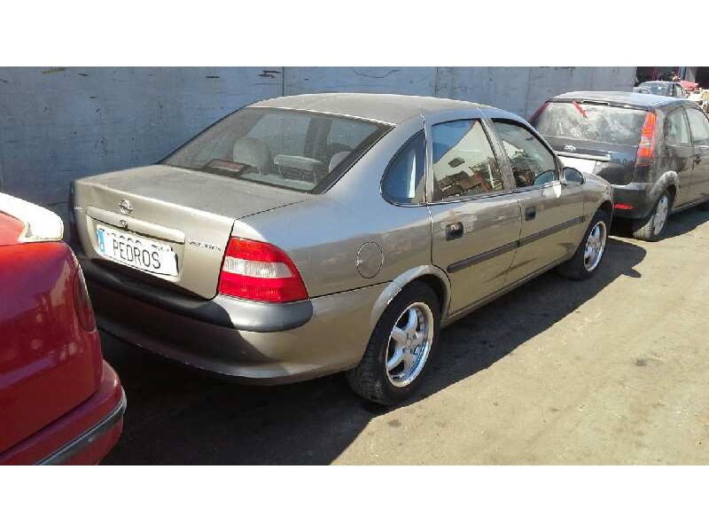 opel vectra b berlina del año 1998